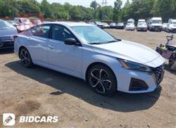 نيسان ألتيما